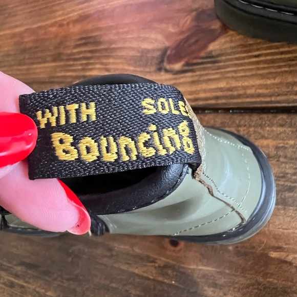 Doc Marten’s Olive Green Lace-Up Boots, youth size 4, EUC, combat, moto, lace-up - Picture 3 of 9